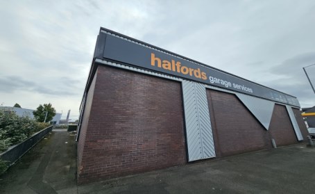 Halfords Garage Services Wolverhampton  branch