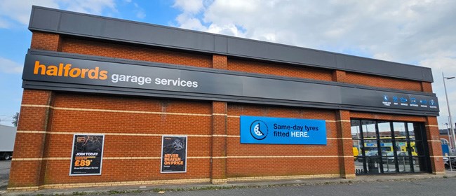 Halfords Garage Services Ashton-Under-Lyne branch