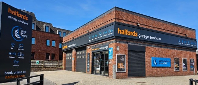 Halfords Garage Services Basingstoke Flaxfield Road branch