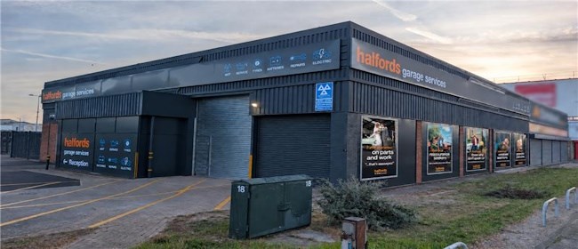Halfords Garage Services Grimsby branch