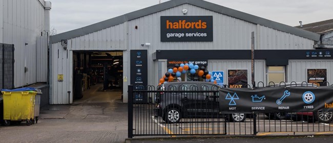 Halfords Garage Services Bolton (Nile Road) branch