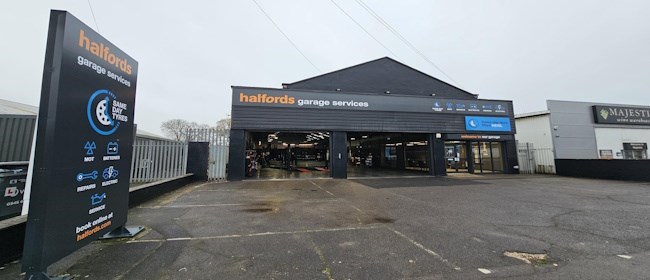 Halfords Garage Services Salisbury branch