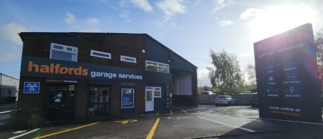Halfords Garage Services Stockport (Green Lane) branch