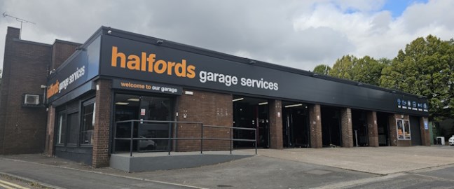 Halfords Garage Services Warrington (Green Street WA5) branch